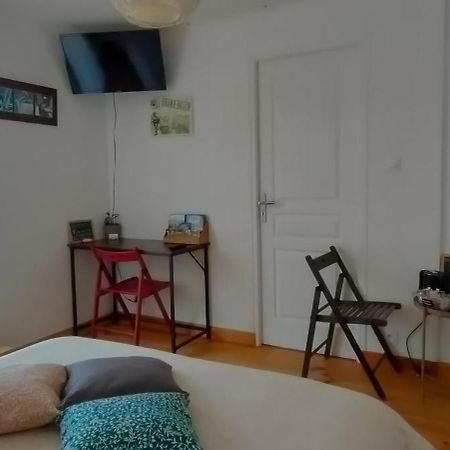 Les Lys Jolie Suite Parentale Privative Deux Adultes Avec Sdd Pertheville-Ners 外观 照片