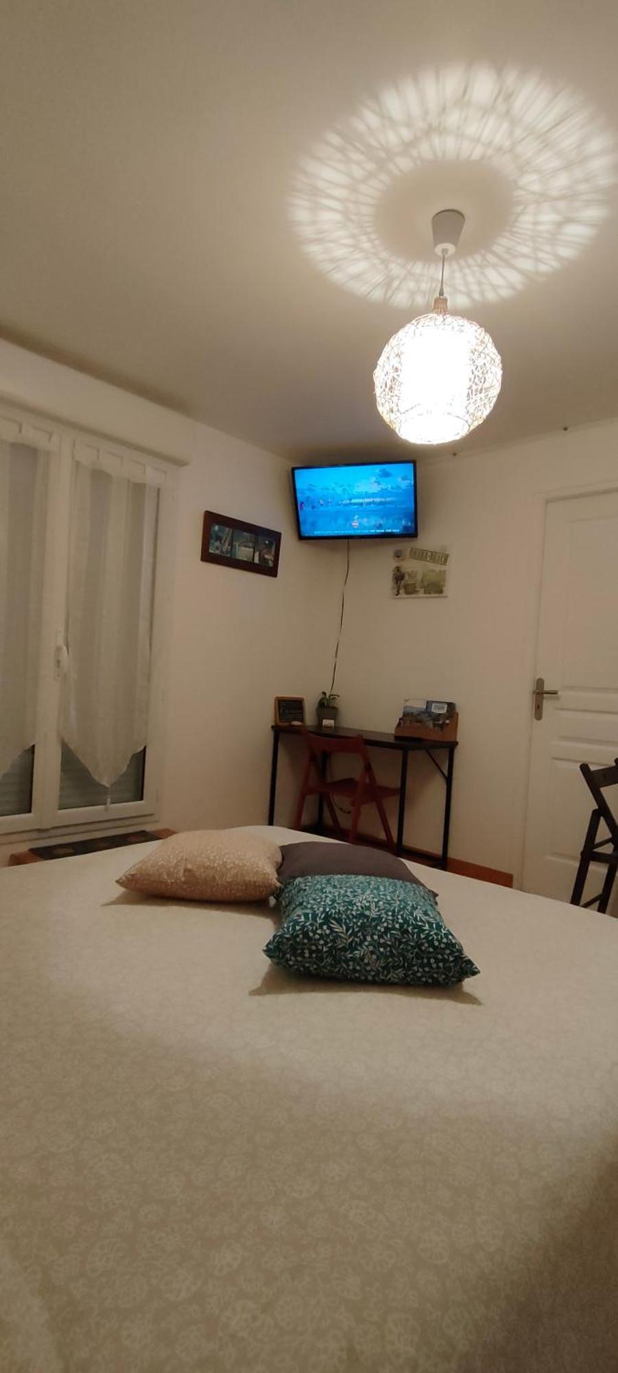 Les Lys Jolie Suite Parentale Privative Deux Adultes Avec Sdd Pertheville-Ners 外观 照片